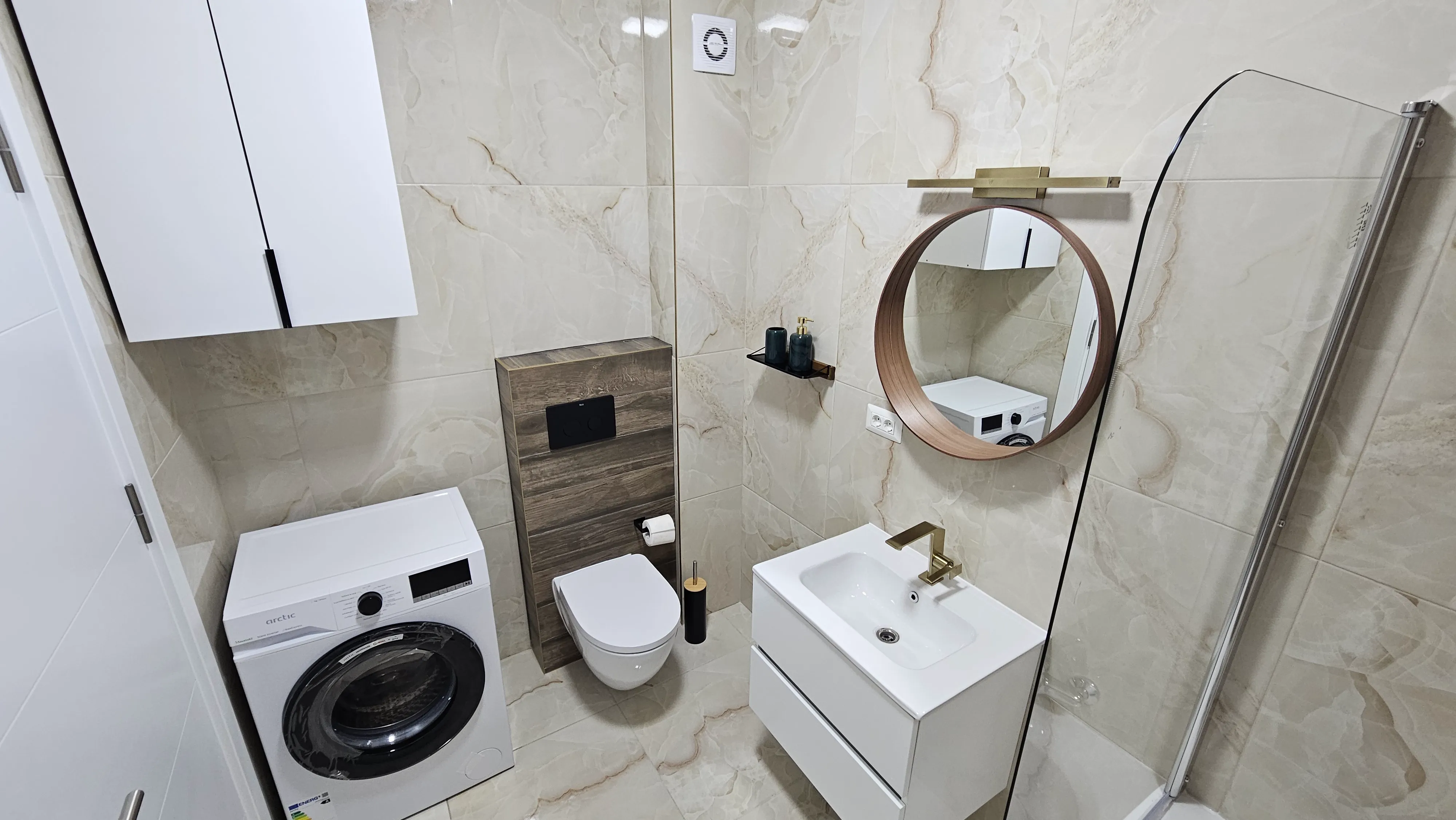 Bathroom detail