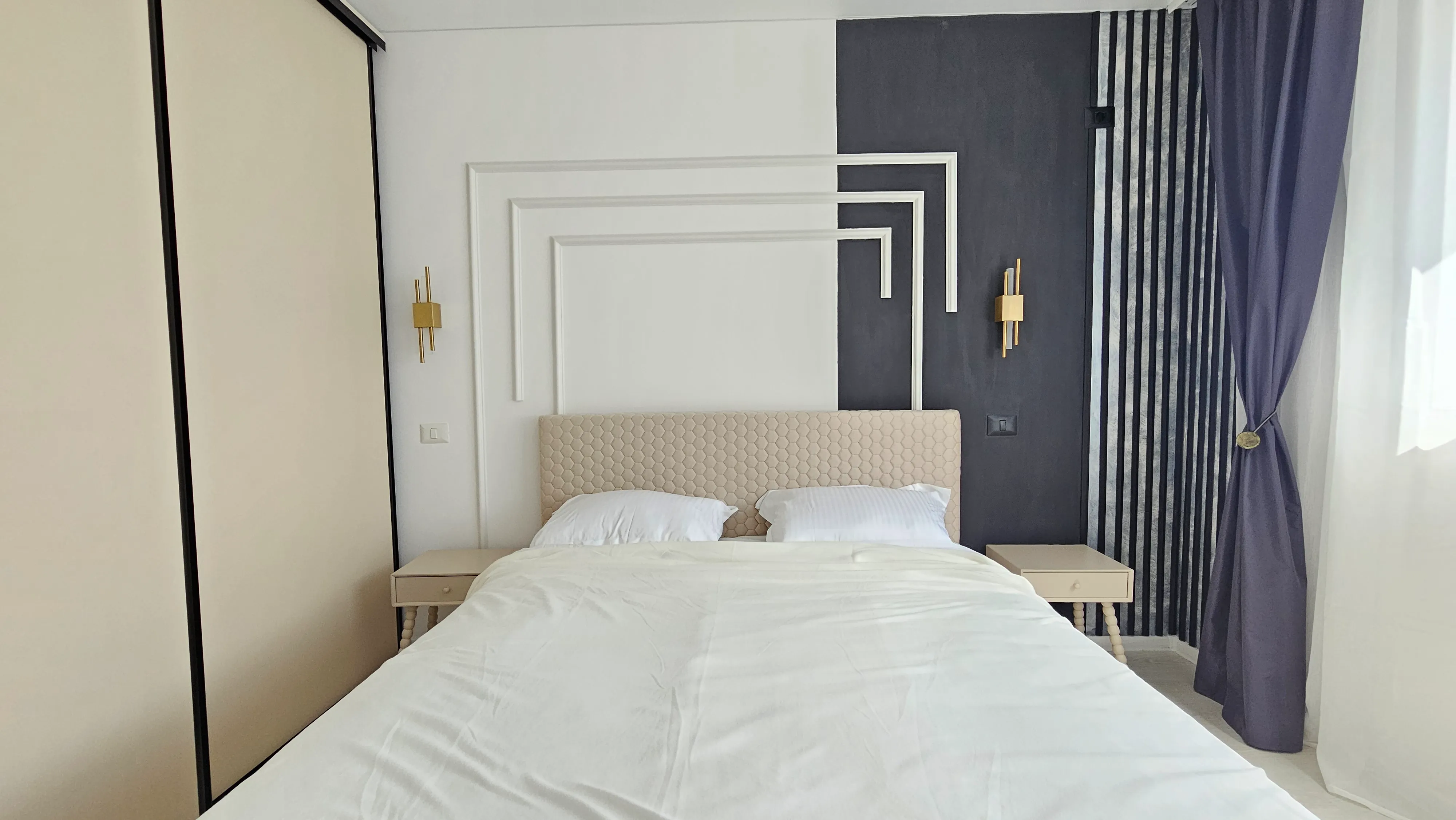 Bed and lounge flow